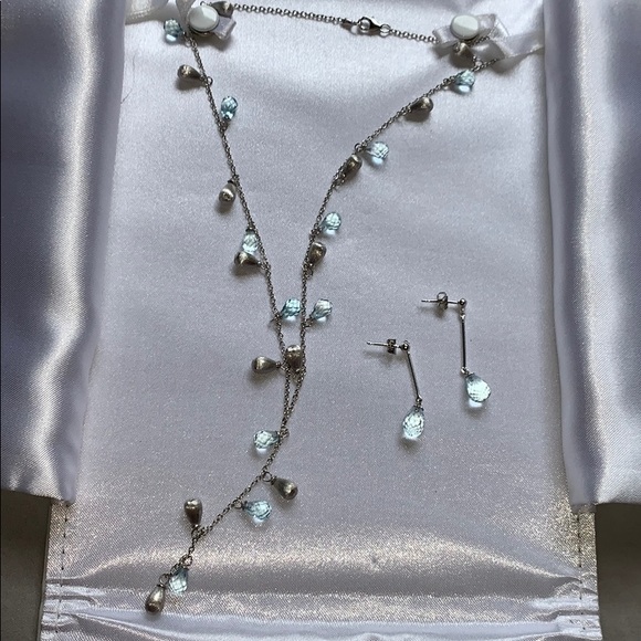 Lundstrom Jewelers Jewelry - NWOT blue topaz necklace & earrings set